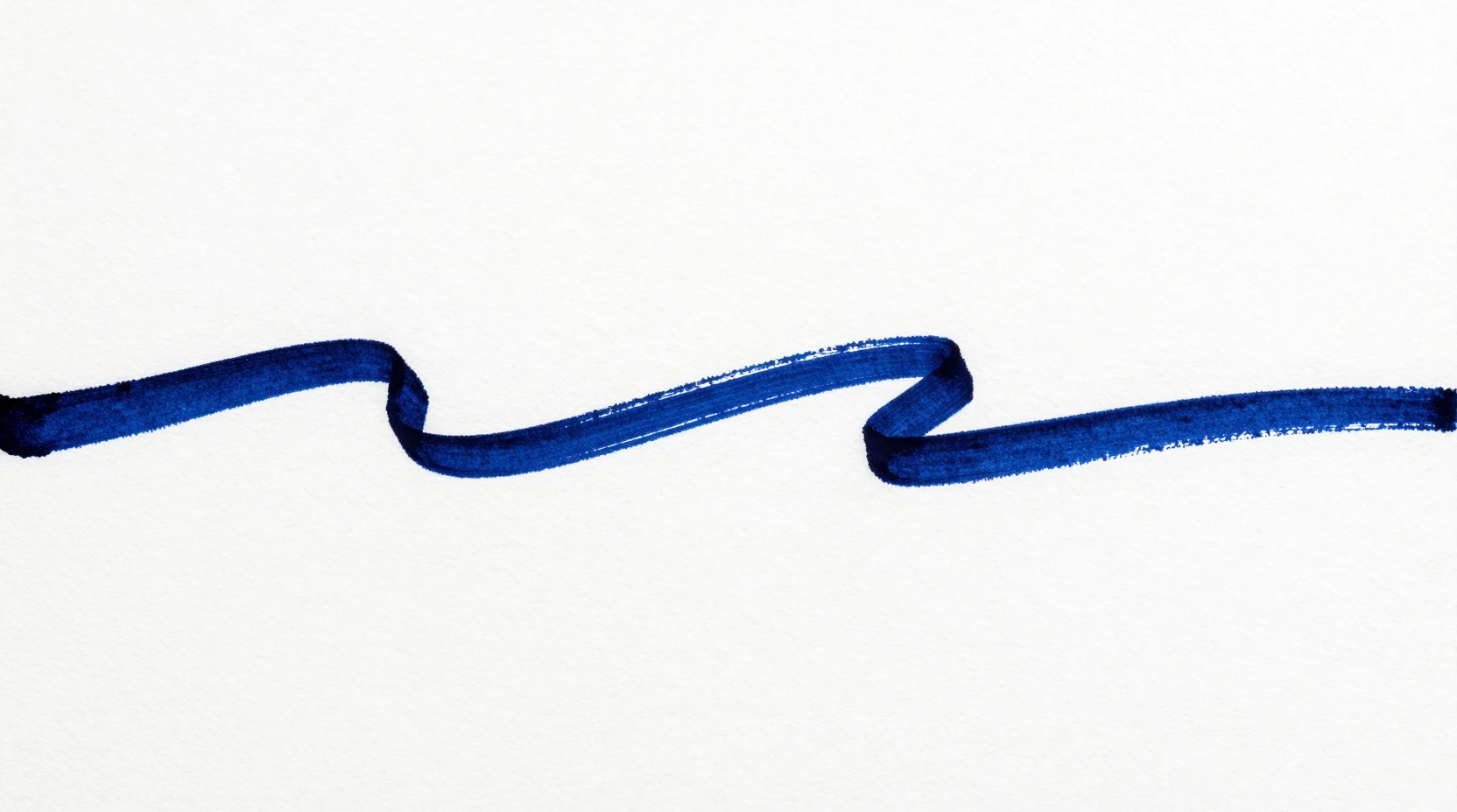 Linha azul‑meia‑noite dinâmica sobre uma tela branca