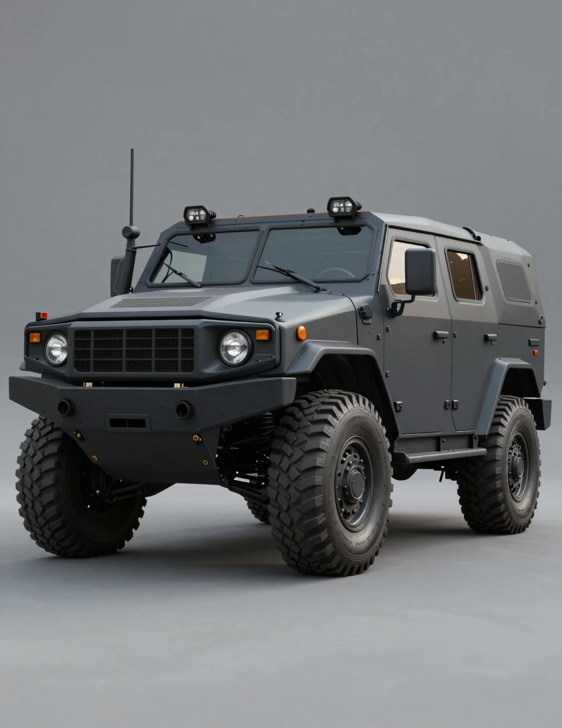 Veicolo militare pesante su sfondo studio grigio neutro