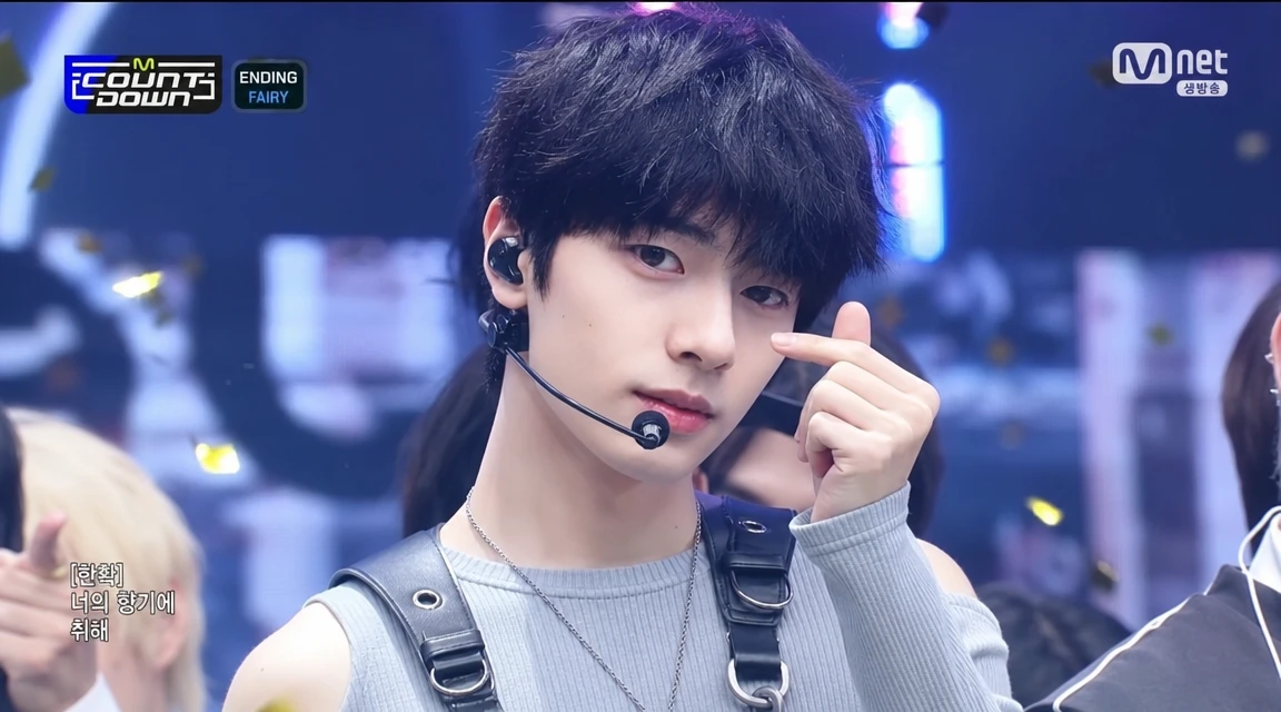 K pop style singer ending fairy moment on music show stage