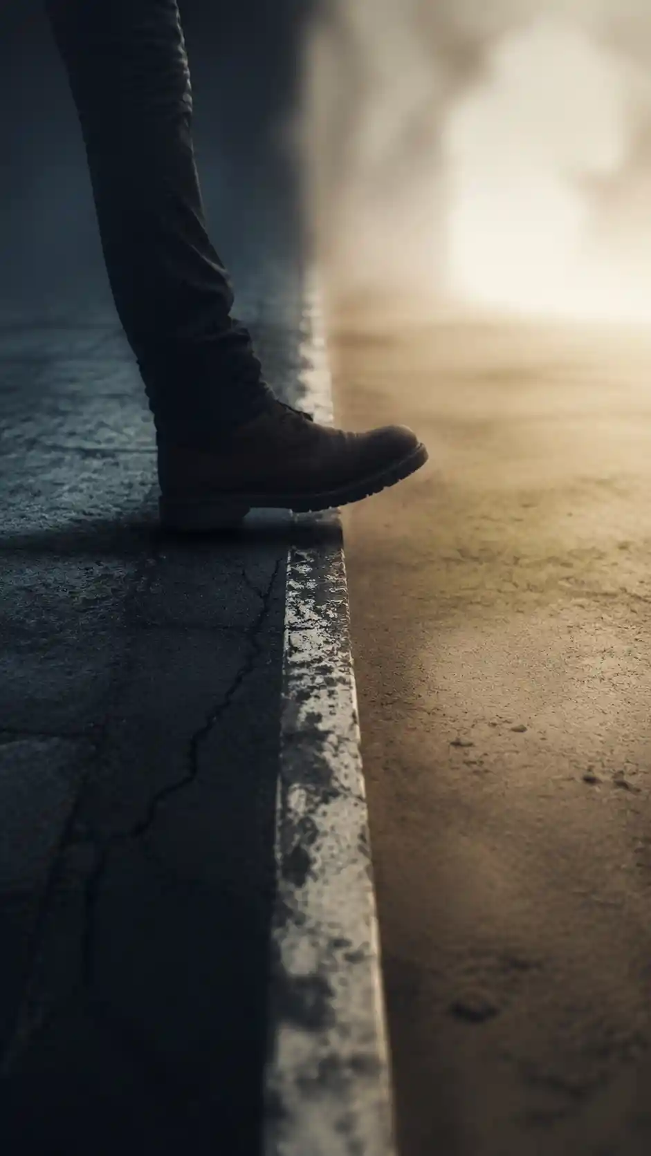 Minimal step at the edge of an abstract boundary line