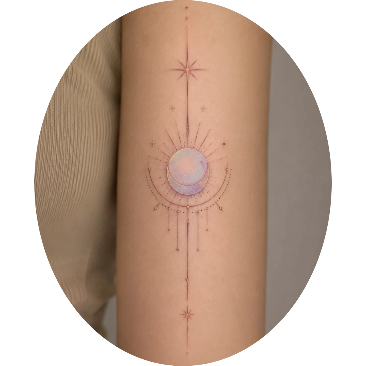 minimalistisches Mond-Tattoo